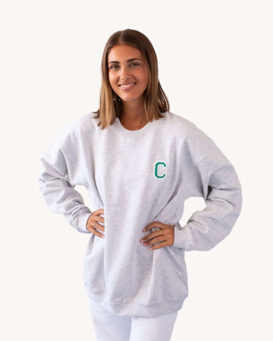 sudadera_gris_inicial_mini_verde_Anitials_11