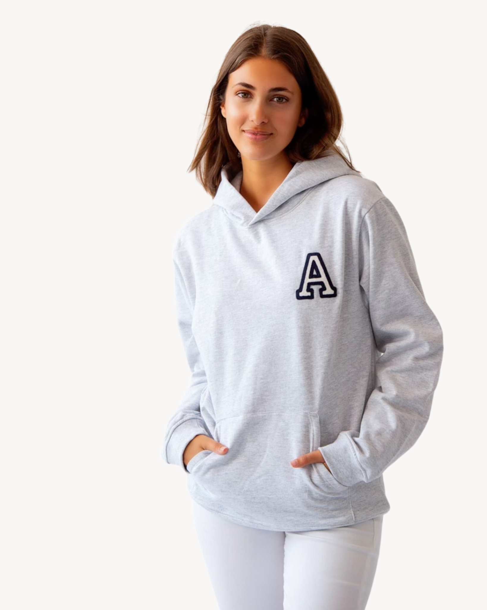 sudadera_hoodie_gris_inicial_mini_Anitials_23