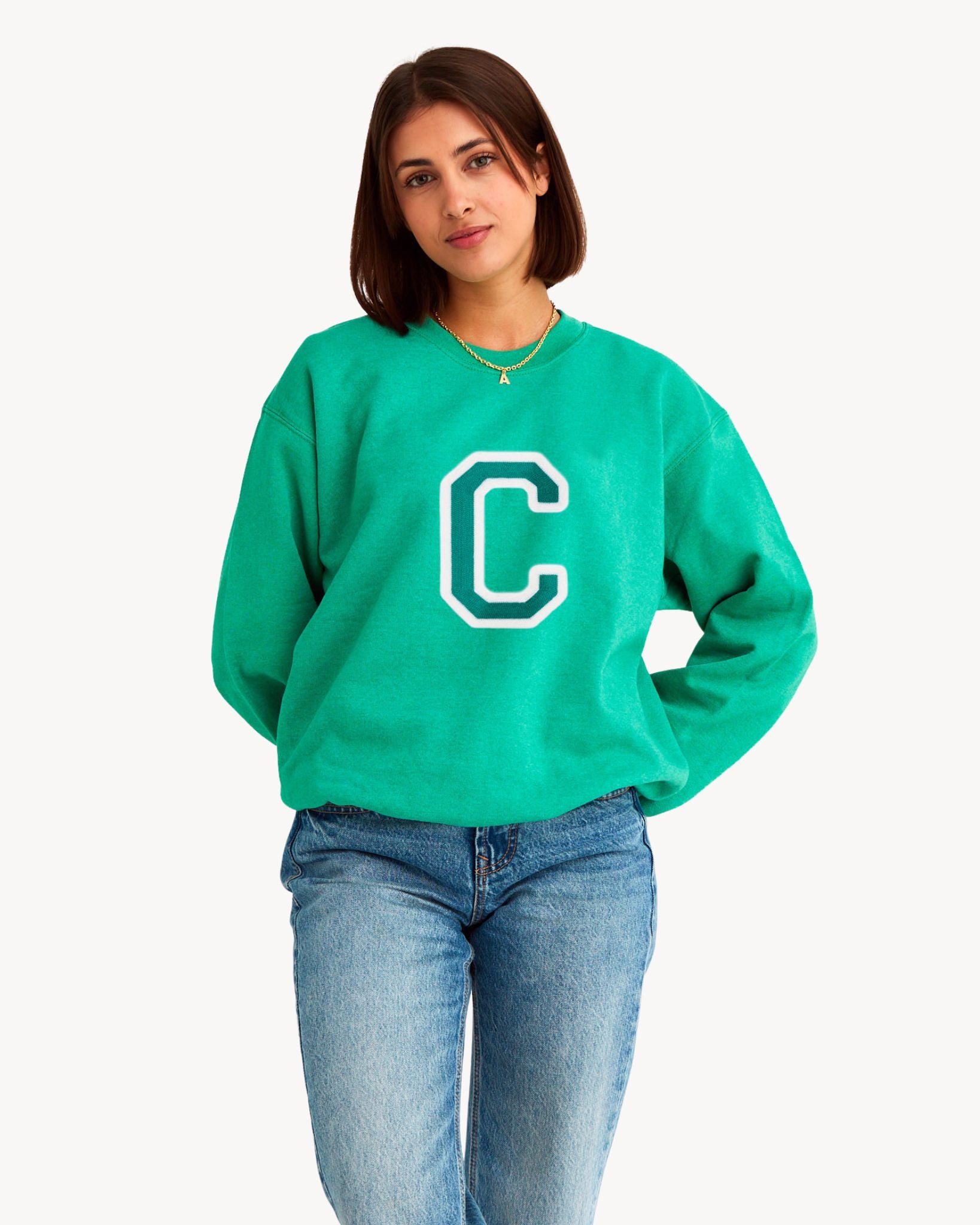 sudadera_kelly_green_inicial_grande_verde_Anitials