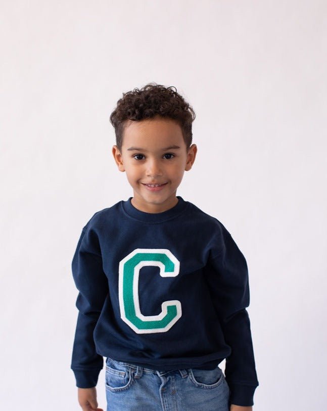 sudadera_kids_navy_inicial_verde_Anitials_2