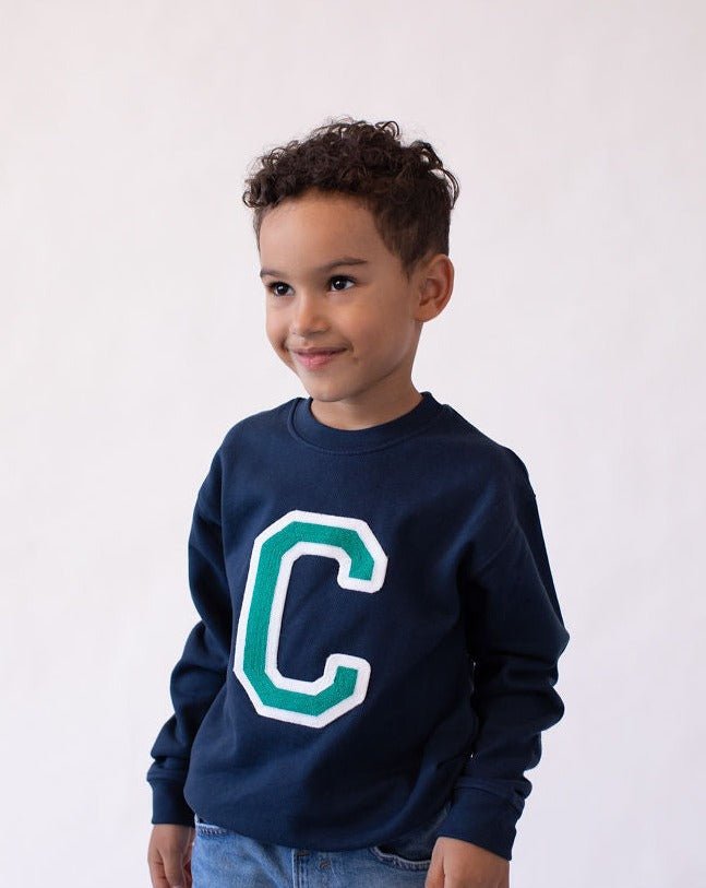 sudadera_kids_navy_inicial_verde_Anitials_4