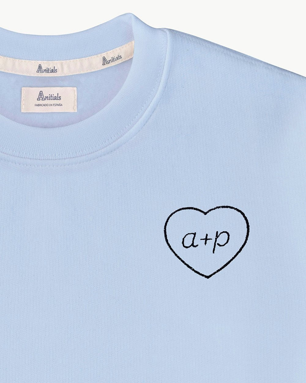 sudadera_light_blue_corazon_Anitials