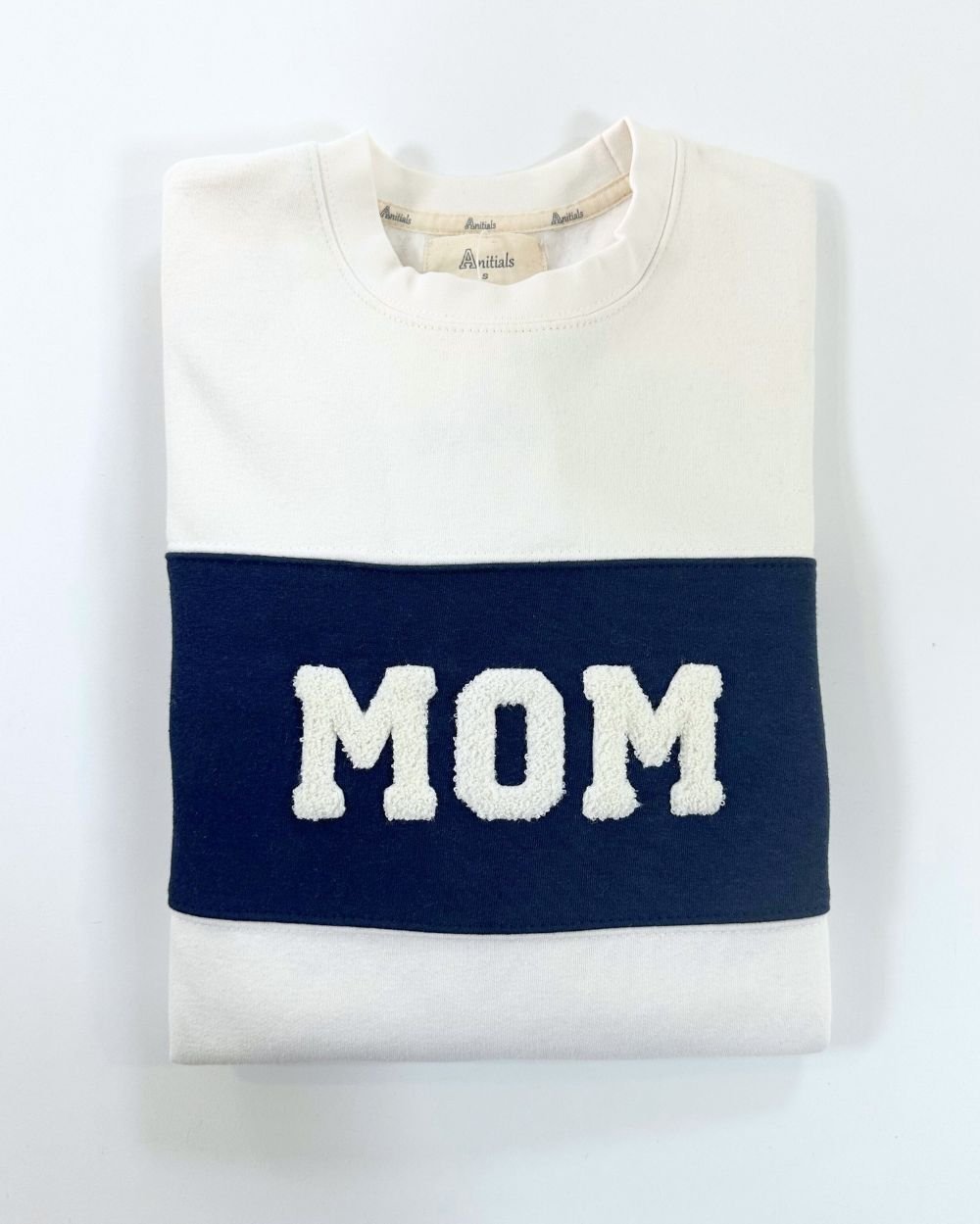 sudadera_varsity_tres_iniciales_Anitials_3