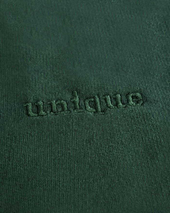 sudadera_verde_botella_bordado_Anitials_2