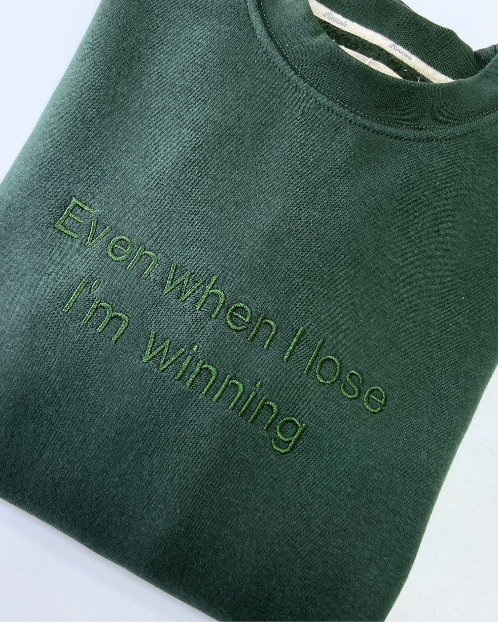 sudadera_verde_botella_bordado_Anitials_4