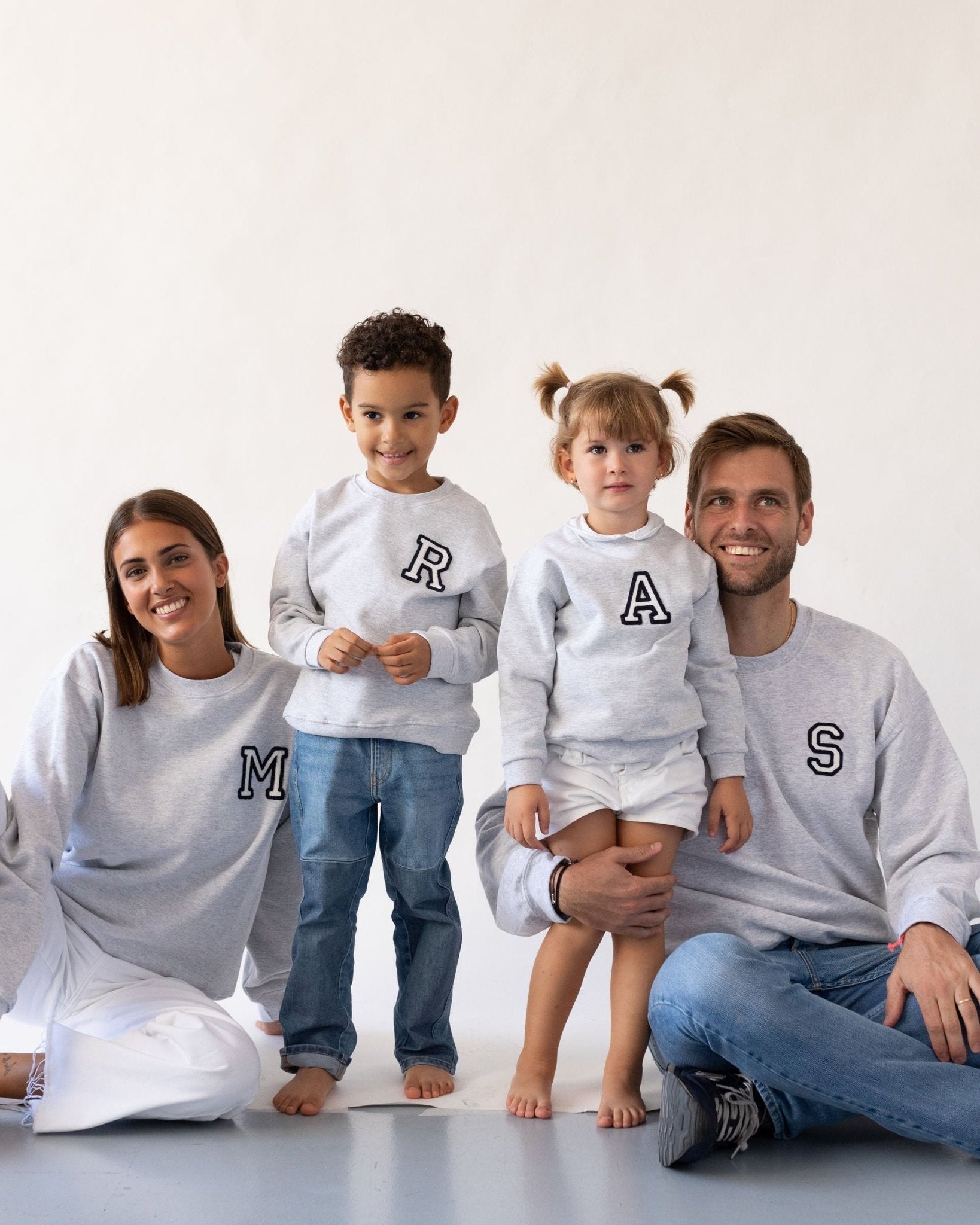 sudaderas_gris_Anitials_5