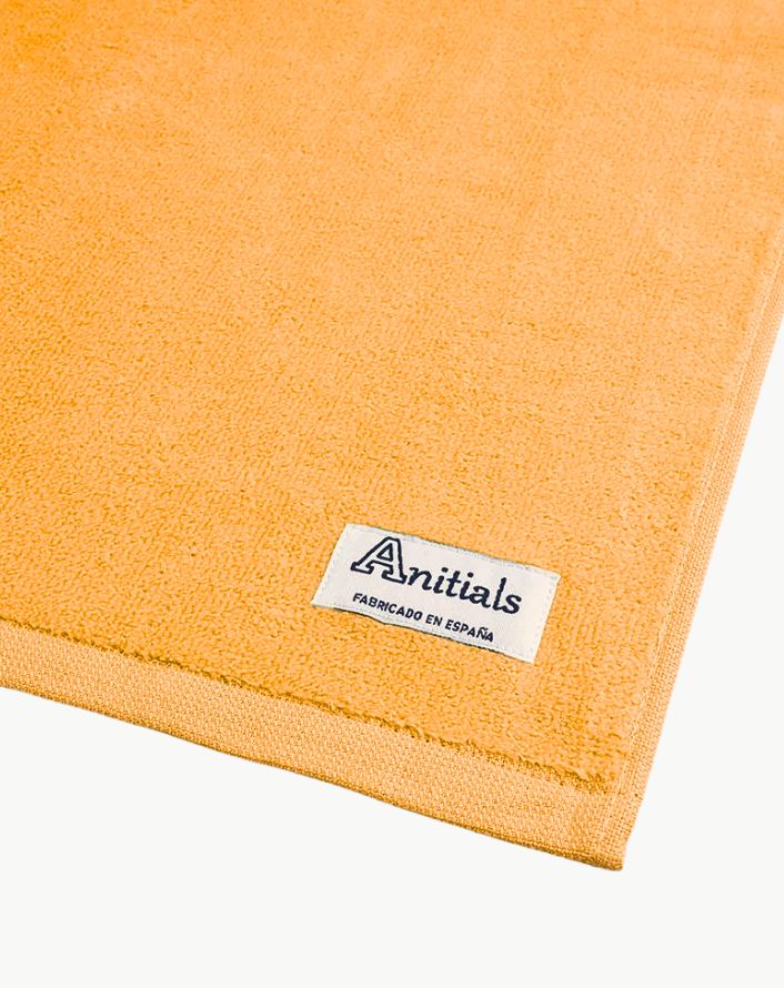 TOALLA ÁMBAR | UNA O MÁS INICIALES MINI