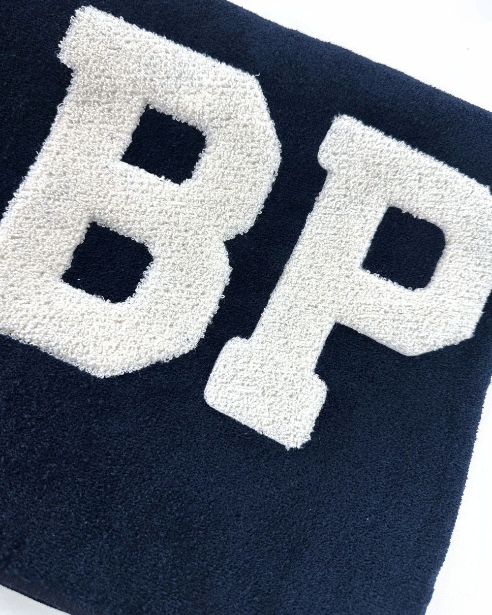 toalla-azul-marino-iniciales-grande