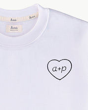 sudadera_blanca_corazon_detalle_Anitials